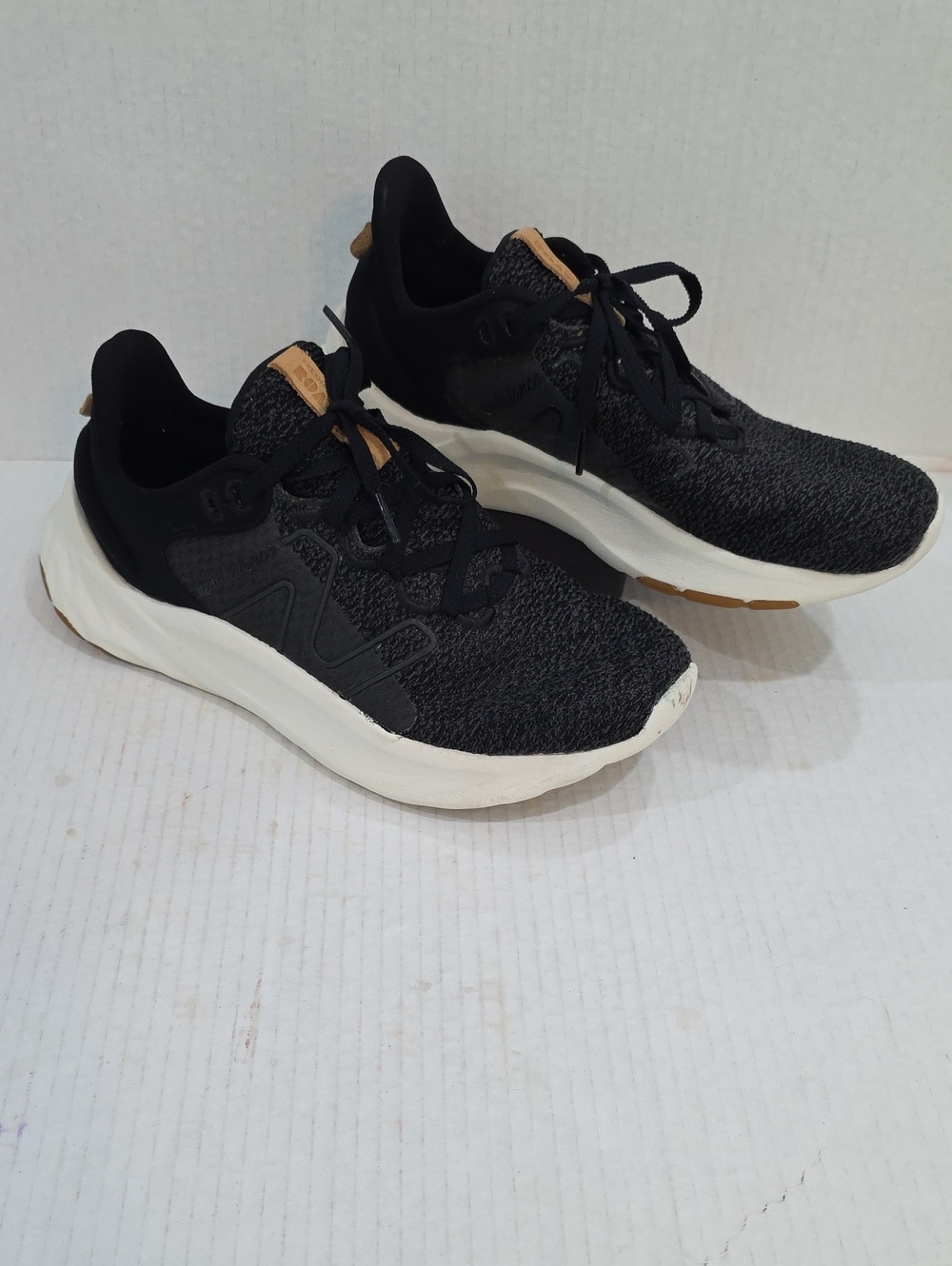 New Balance Fresh Foam ROAV Women's Black Knit Shoes Size 8